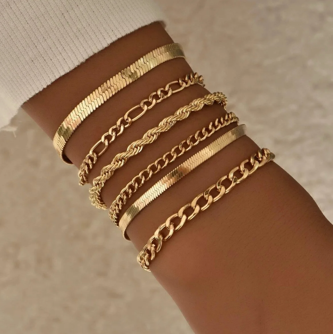 18 karat gullbelagt armbåndsett med forskjellige kjeder